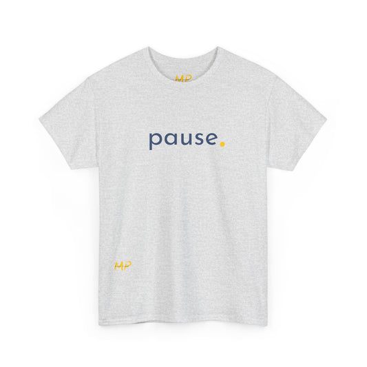 Pause. Tee